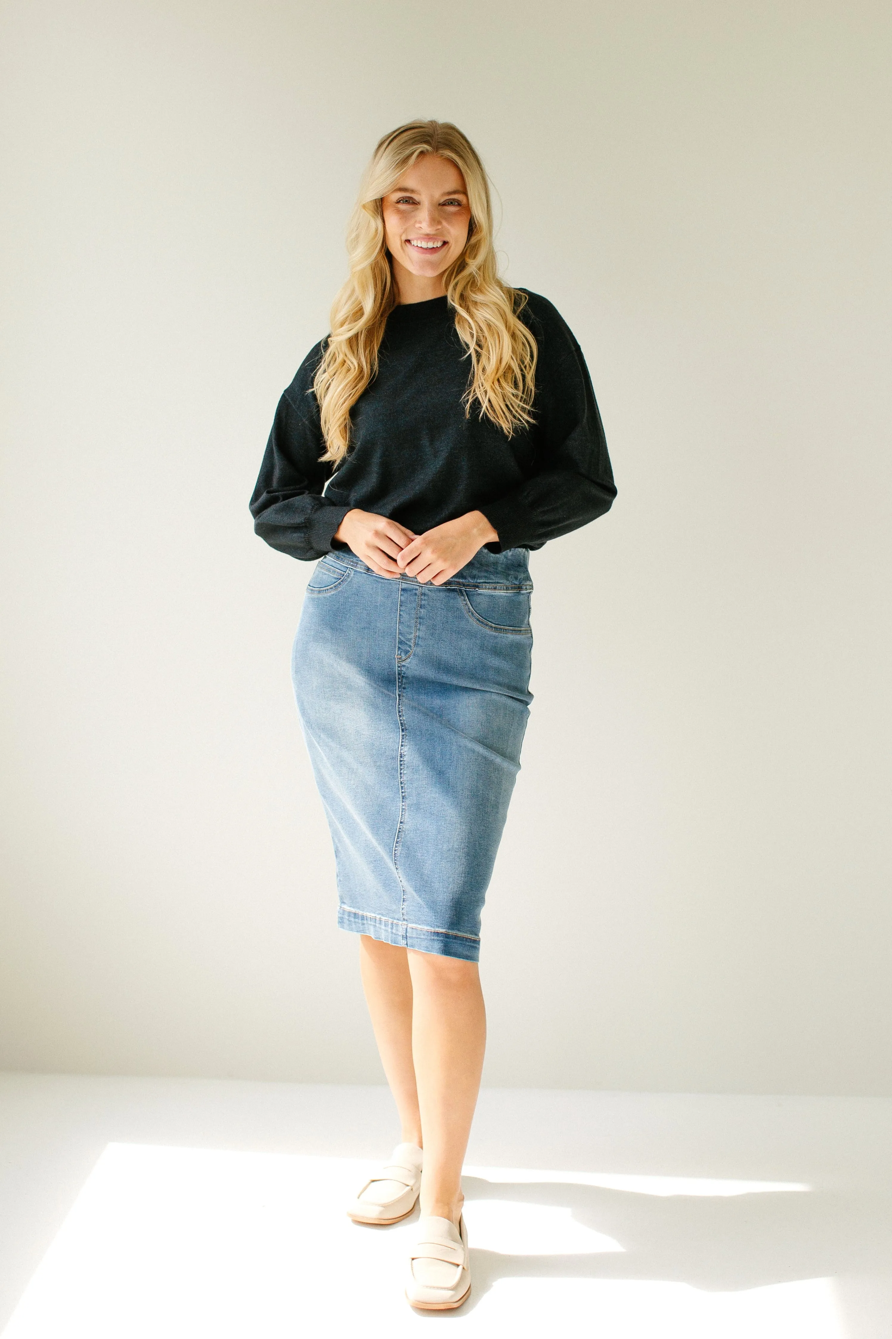 'Sara' Classic Knee Length Skirt in Medium Wash