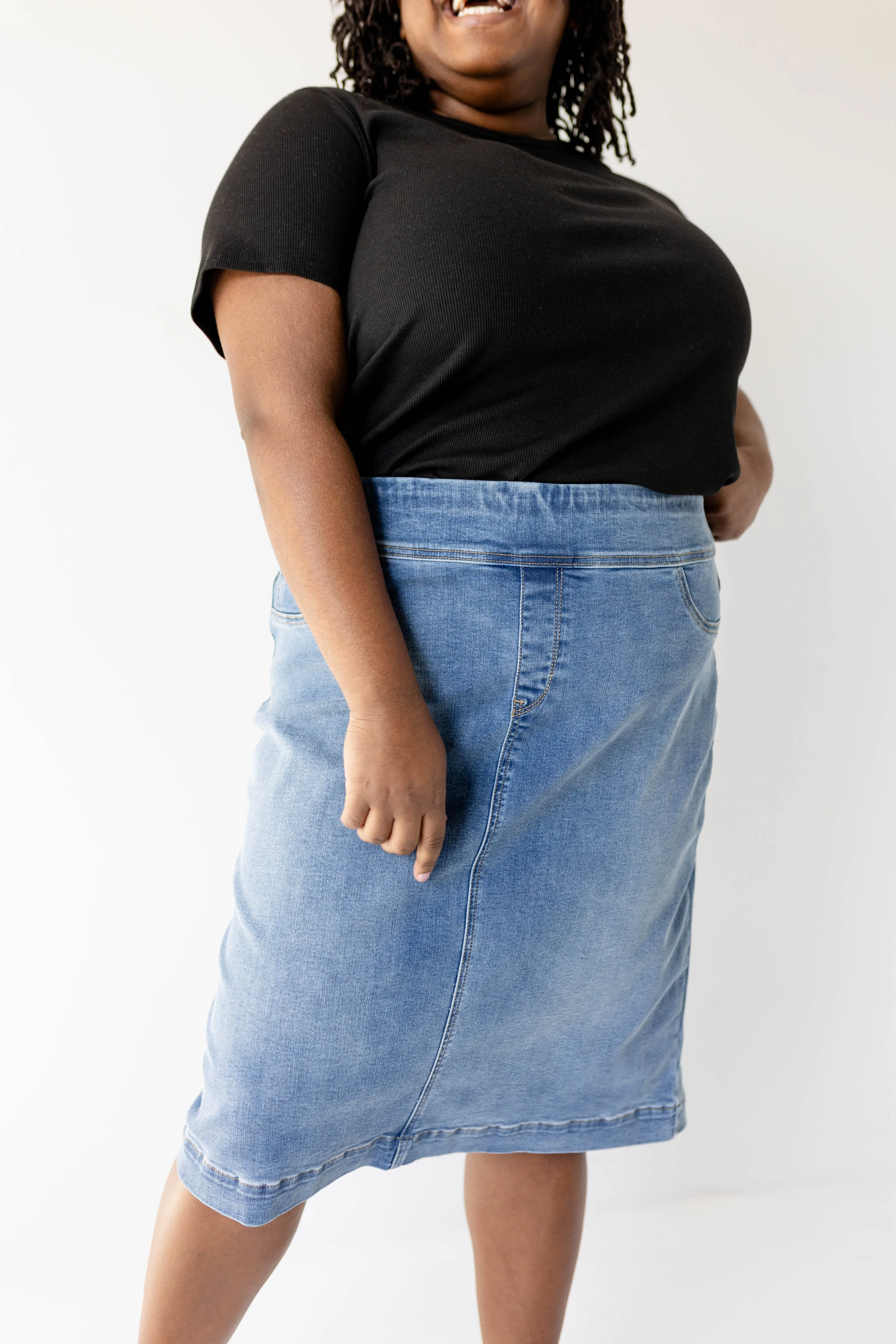 'Sara' Classic Knee Length Skirt in Medium Wash