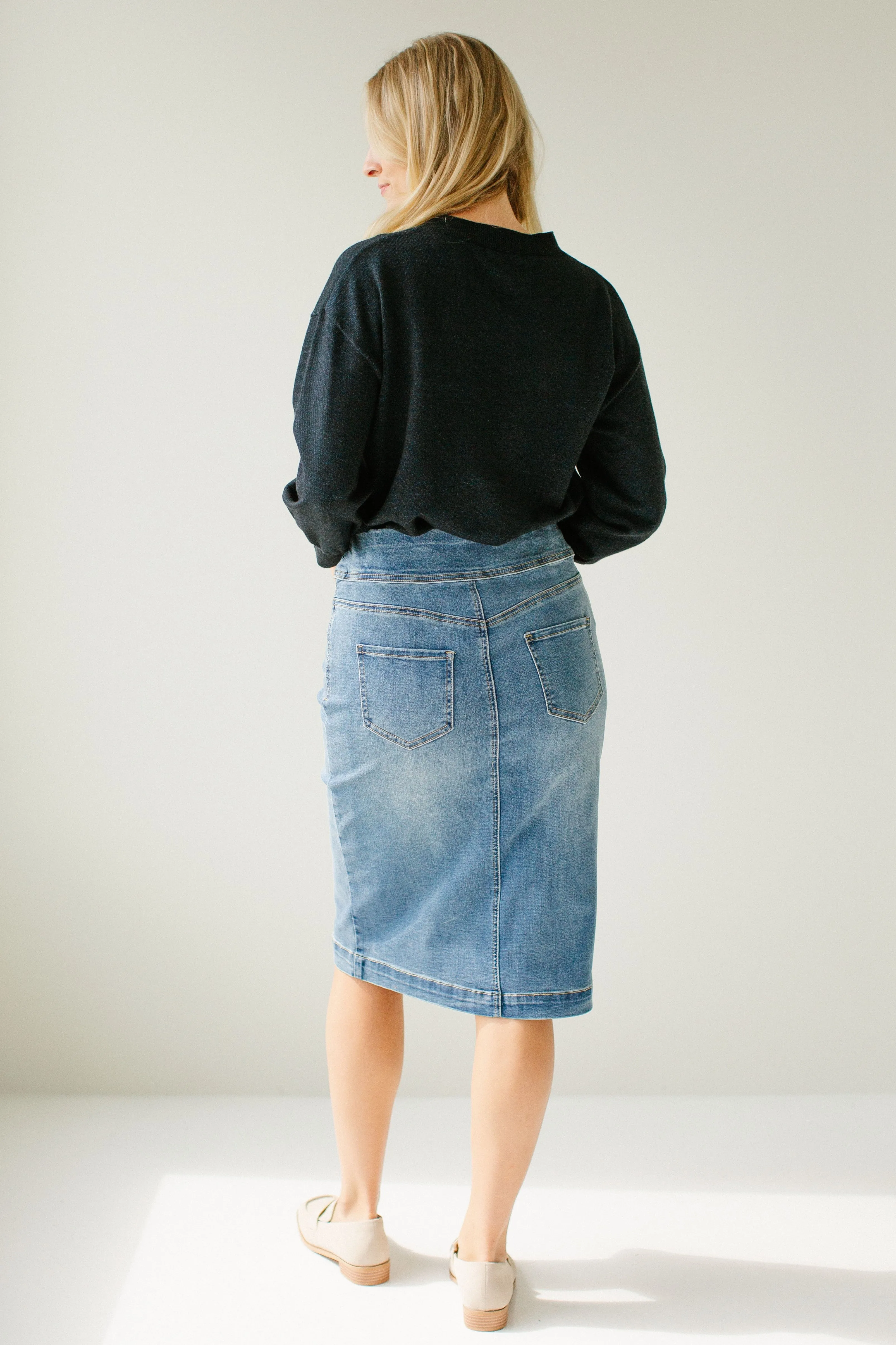 'Sara' Classic Knee Length Skirt in Medium Wash